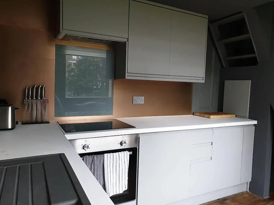 22. Stunning Loft In Central Hove With Parking Apartment