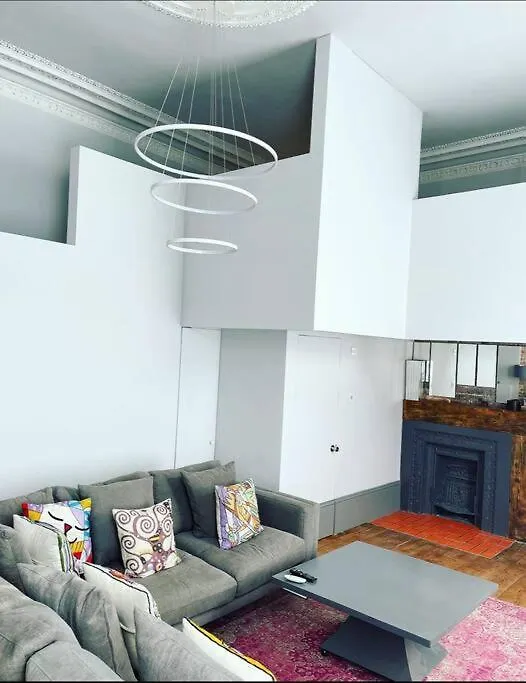 22. Stunning Loft In Central Hove With Parking Daire